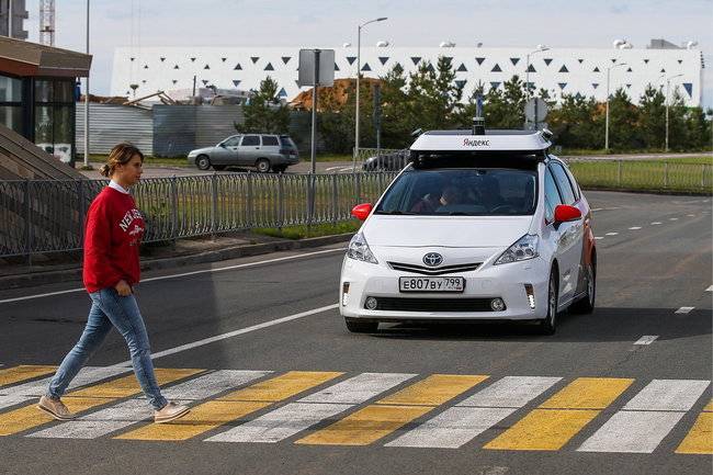 Депутат рассказал, когда примут закон о беспилотных автомобилях - infox.ru - Россия