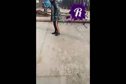 Айсен Николаев - Бастующие на базе «Газпрома» рабочие перекрыли трассу - lenta.ru - респ. Саха
