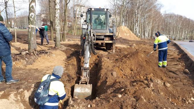 В Сквере Победы готовят место для фотопанно "Бессмертный полк" - piter.tv - Выборг - р-н Выборгский