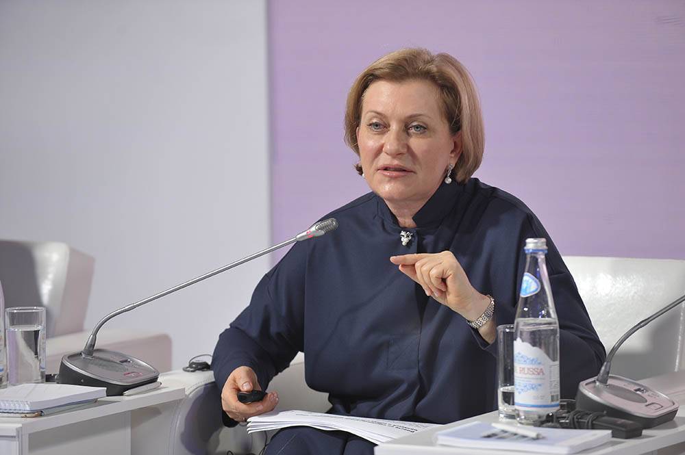 Анна Попова - Попова назвала возможные сроки результатов испытания вакцин против COVID-19 - vm.ru - Россия