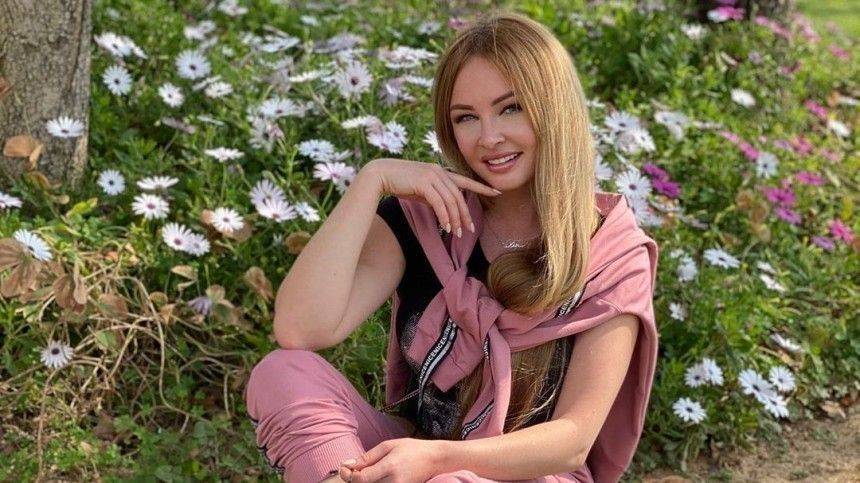 Дарья Пынзарь - «Некуда нафуфыриться»: тоскующая Пынзарь нарядилась в платье с декольте - 5-tv.ru
