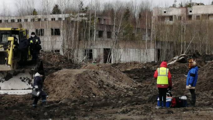 Петербурженка помогла городским службам выявить незаконную свалку в Ольгино - piter.tv