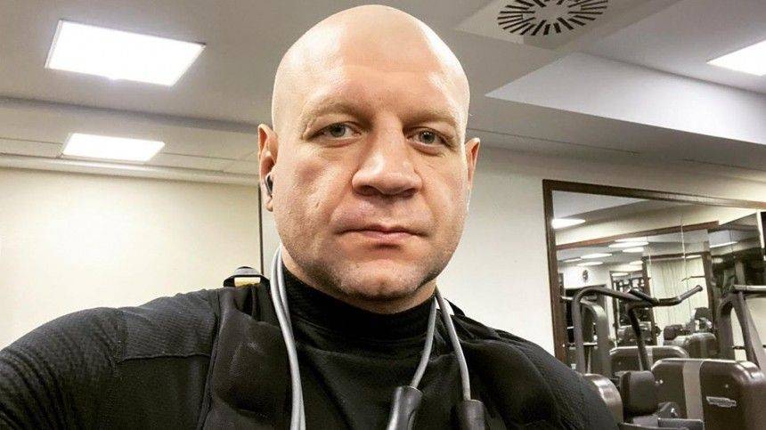 Александр Емельяненко - Александр Емельяненко «запечатлел» светлые мысли в своей голове — фото - 5-tv.ru