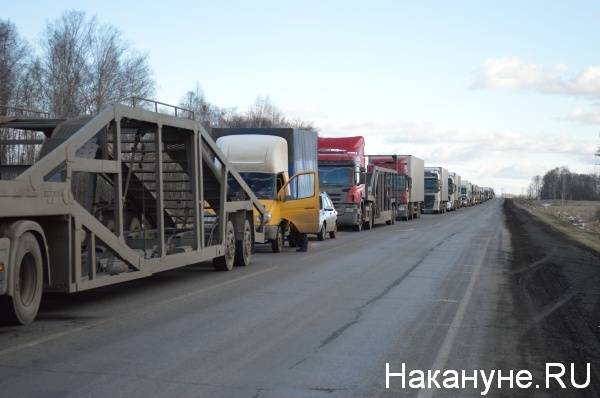 В Зауралье сняли ограничение на движение фур и пассажирских автобусов по трассам - nakanune.ru - Екатеринбург - Новосибирск - Тюмень - Челябинск - Курганская обл. - Омск - Шадринск