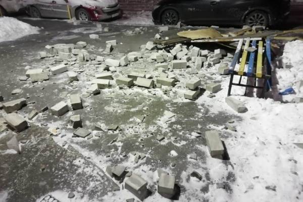 В Тюменской области ураган вырывал с корнем деревья, разрушал балконы и двери - nakanune.ru - Тюменская обл.