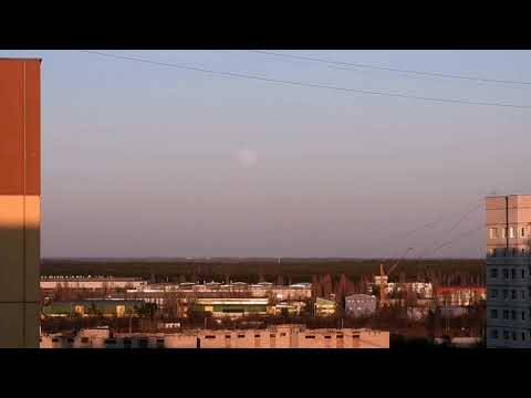 Воронежец снял на видео восход огромной розовой Луны - moe-online.ru
