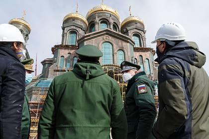 Сергей Шойгу - Владимир Путин - Иосиф Сталин - Мозаику с Путиным убрали из храма Минобороны - lenta.ru - Россия - Крым