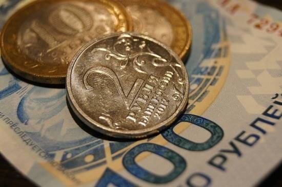В апреле рубль вырос к основным валютам более чем на 5% - pnp.ru