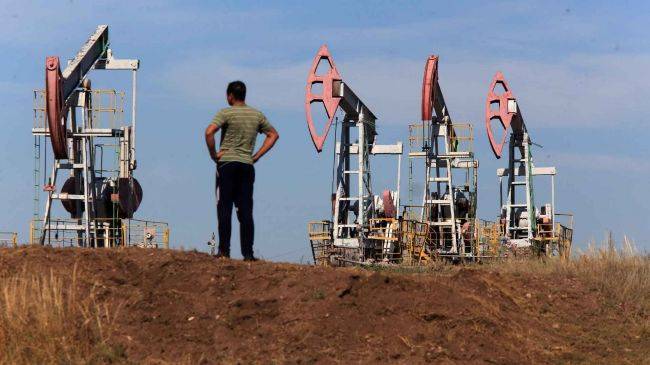 На 10 млн баррелей: страны ОПЕК+ начали сокращение нефтедобычи - eadaily.com - Норвегия - Россия - США - Бразилия - Канада - Саудовская Аравия