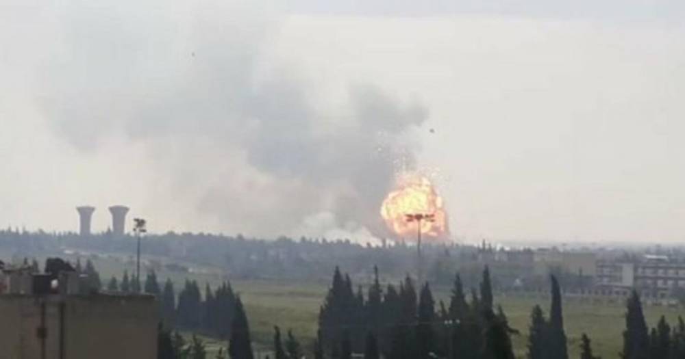 В Сирии произошел взрыв на складе боеприпасов около Хомса - ren.tv - Сирия - Хомс