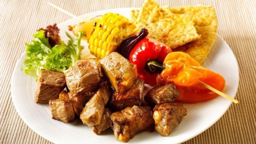 Вкусный шашлык в самоизоляции — реально! Лайфхак от знаменитого шеф-повара - 5-tv.ru
