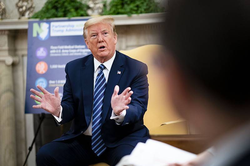 Дональд Трамп - Борис Джонсон - Трамп пригрозил Китаю новыми пошлинами из-за коронавируса - tvc.ru - Китай - США - Англия
