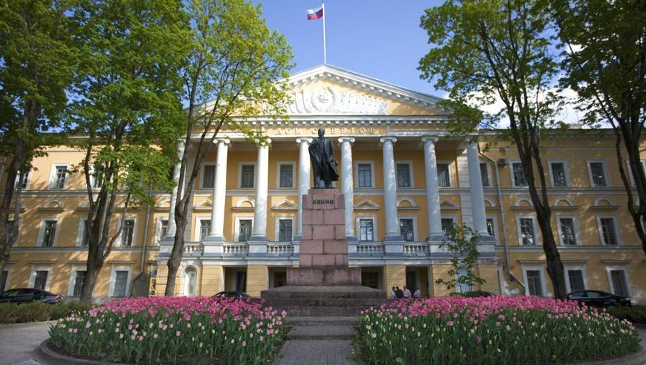 Михаил Ведерников - Сотрудник администрации Псковской области заразился коронавирусом - dp.ru - Псковская обл. - Псков
