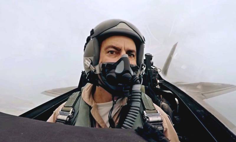 «Внушает страх»: пилот F-22 поделился впечатлениями после перехвата Ту-160 - topcor.ru - Россия - США