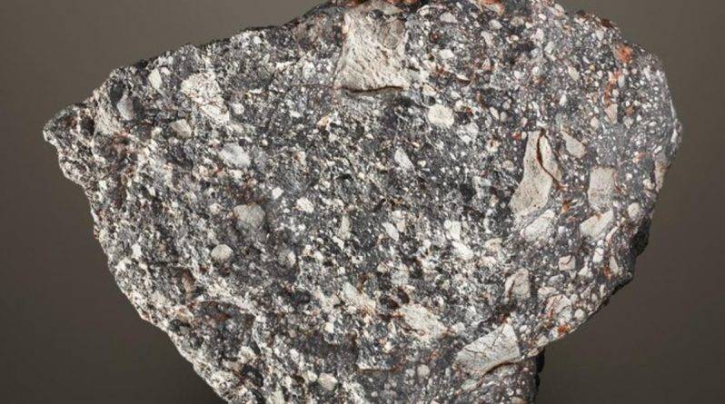 Christie’s выставил на аукцион редчайший лунный метеорит за $2,5 млн - usa.one - Великобритания