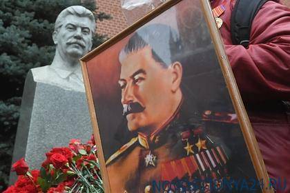 Владимир Путин - Иосиф Сталин - Владимир Легойд - В РПЦ оказались резко против мозаики со Сталиным в храме Минобороны - novostidnya24.ru - Москва - Россия