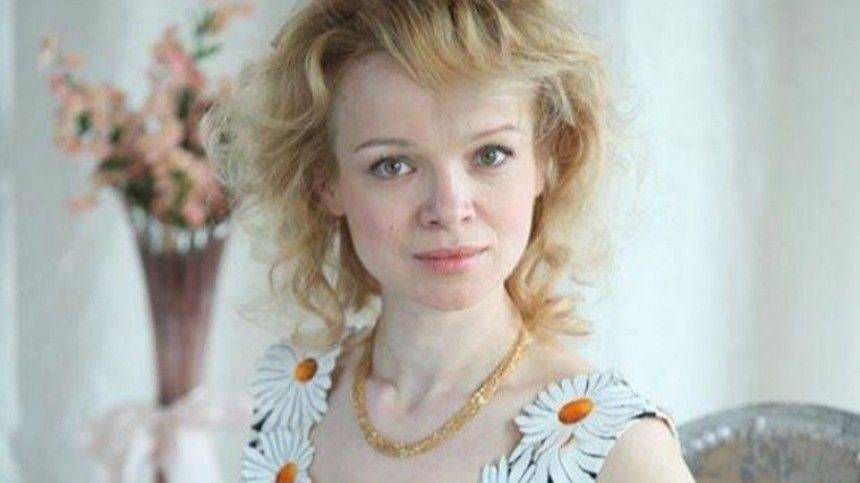 Армен Джигарханян - Виталина Цымбалюк-Романовская - «Я в тренде»: Цымбалюк-Романовская похвасталась маской под цвет платья - 5-tv.ru