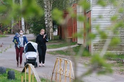 Лариса Алексеева - Россиянам перечислили угрозы выхода на улицу в жару во время эпидемии - lenta.ru - Москва