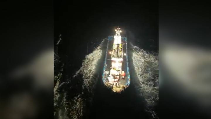 Таран российского судна корейскими рыболовами попал на видео - vesti.ru