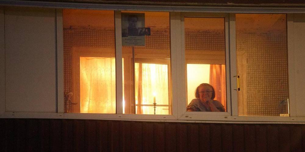 Акция "Фонарики Победы" прошла по всей стране - ruposters.ru - Россия - Иркутская обл. - Краснодар - Нижнекамск - Вологда