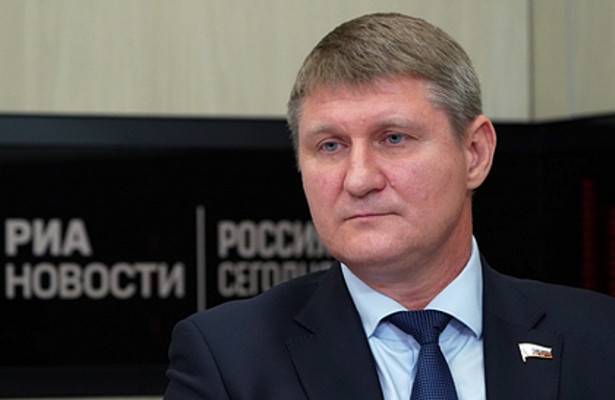 Владимир Зеленский - Михаил Шеремет - В Госдуме планы Зеленского установить колокол в Крыму назвали кощунством - newtvnews.ru - Россия - Украина - Крым - Симферополь - Донецк