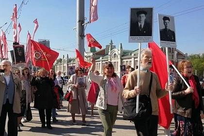 Жители российского города устроили «Бессмертный полк» во время самоизоляции - lenta.ru - Россия - Новосибирск