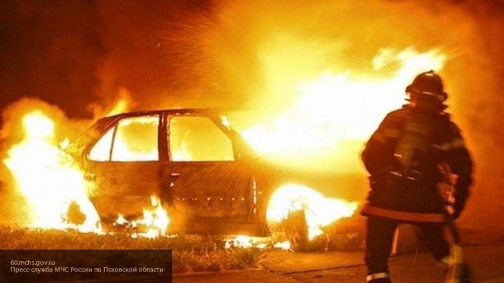 Момент с возгоранием жилого дома и иномарки под Магаданом попал на видео - nation-news.ru - Магаданская обл. - Магадан