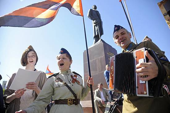 Александр Хинштейн - Песню «День Победы» на родном языке спели больше 1,1 миллиона раз - pnp.ru - Россия