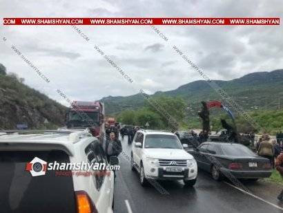 Напряженная ситуация в Тавуше: сельчане перекрыли дорогу, пробка достигает нескольких километров - news.am - Ереван - Тавушской обл.