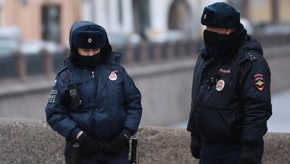 Стрелок из Приморского района забаррикадировался в своей квартире - dp.ru - Ленинградская обл. - Санкт-Петербург - р-н Приморский