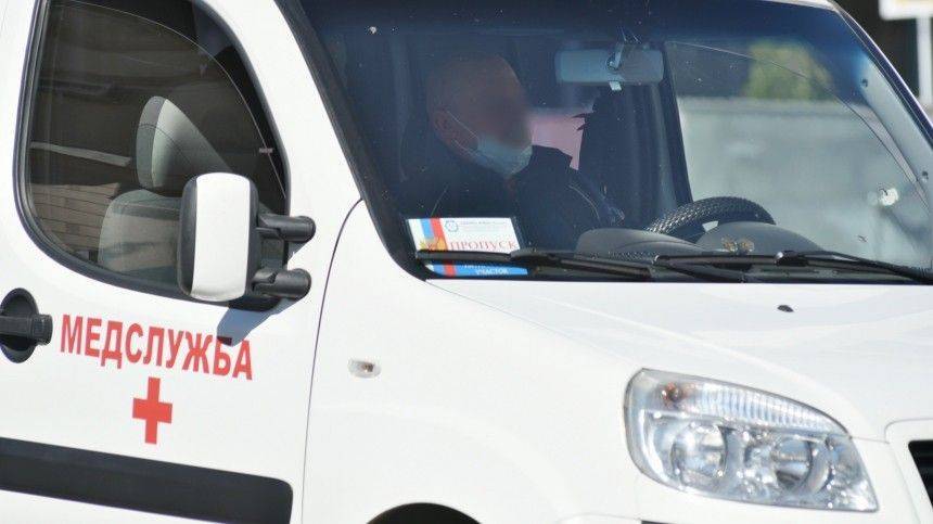 Брошенная у дома после выписки из больницы в Москве пенсионерка попала на видео - 5-tv.ru - Москва