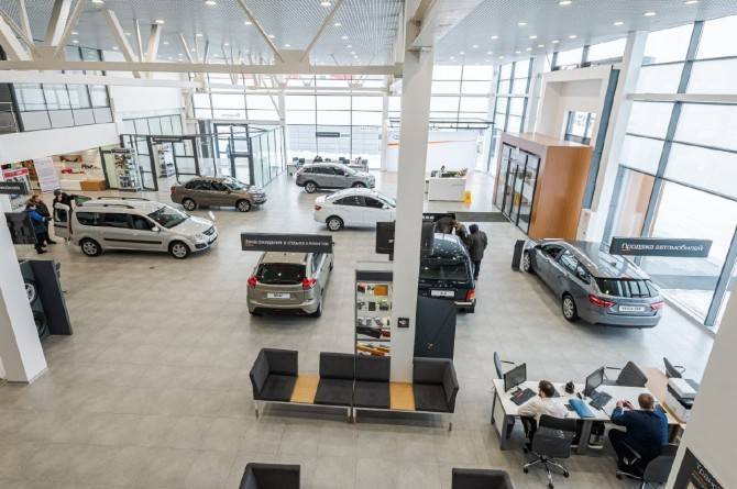 Продажи автомобилей LADA в России по итогам апреля упали на 69% - autostat.ru - Россия