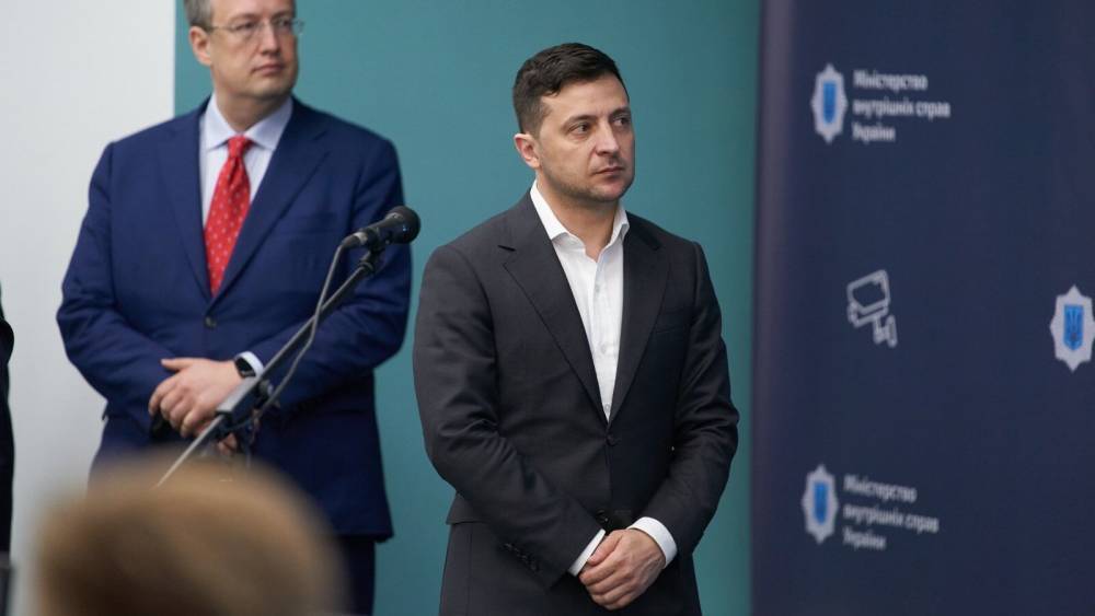 Владимир Зеленский - Михаил Погребинский - Погребинский заявил о "бросании" Зеленского из крайности в крайность - politexpert.net - Украина - Киев - Германия