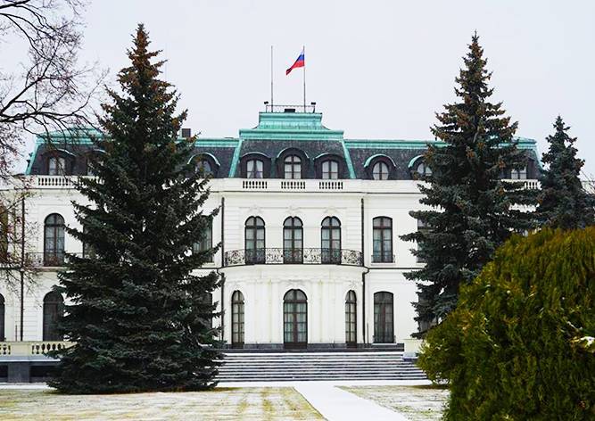 Чешские СМИ назвали личность дипломата, подозреваемого в перевозке рицина - vinegret.cz - Россия - Чехия - Прага