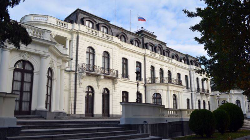 Чешские СМИ назвали имя дипломата, который мог привезти рицин - golos-ameriki.ru - Москва - Прага