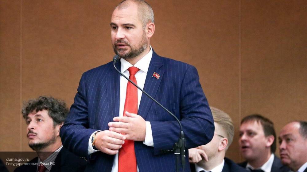 Максим Сурайкин - Лидер "Коммунистов России" Сурайкин: США пытаются присвоить достижения СССР - politros.com - Россия - США - Англия - Германия - Великобритания