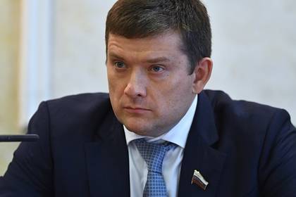 Владимир Путин - Николай Журавлев - Подсчитана сумма предложенных к возврату налогов для самозанятых - lenta.ru - Россия