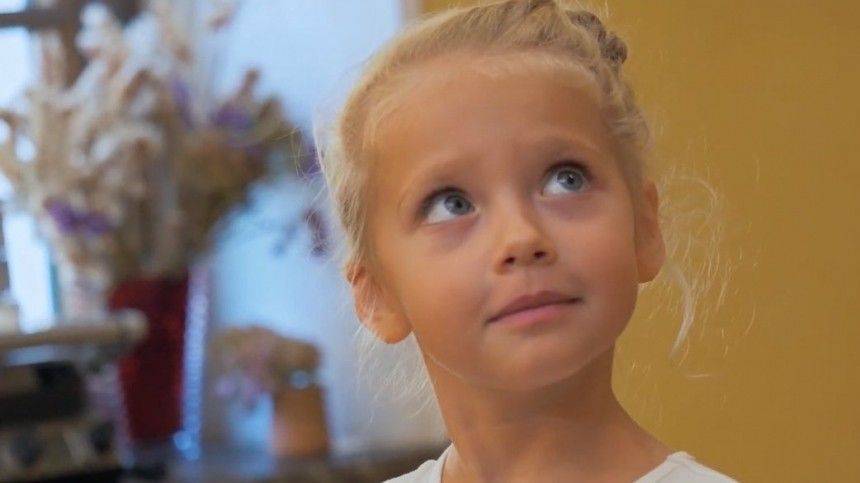 Алла Пугачева - Максим Галкин - Элизабет Галкина - «Кукла!» — Фанаты Лизы Галкиной выложили в сеть нежное фото девочки - 5-tv.ru - деревня Грязь