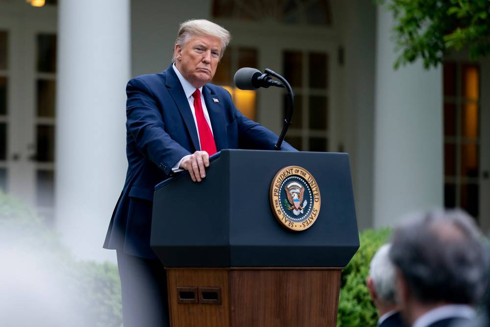 Дональд Трамп - Майк Пенс - Трамп объяснил, почему не носит защитную маску - vm.ru - США