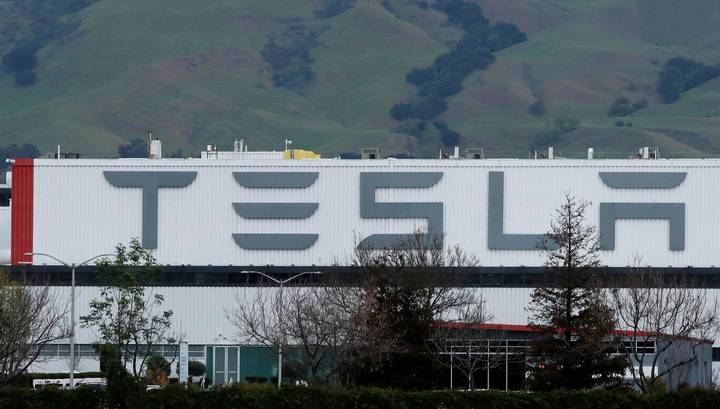 Ньюсом Гэвин - Завод Tesla в Калифорнии вернется к работе, вопреки запретам - vesti.ru - шт. Калифорния