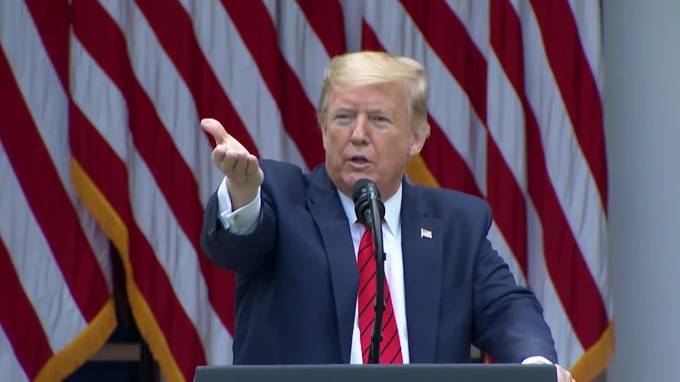 Дональд Трамп - Трамп поругался с журналистами и прервал пресс-конференцию - piter.tv - США