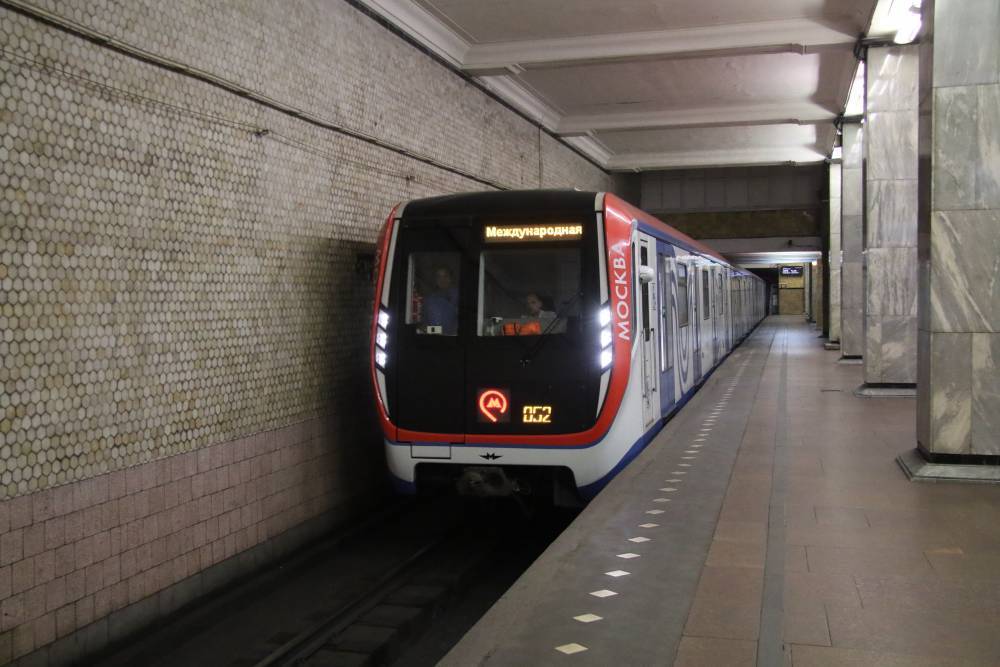 Максим Ликсутов - Почти 200 поездов «Москва» запустили в столичном метро за три года - vm.ru - Москва