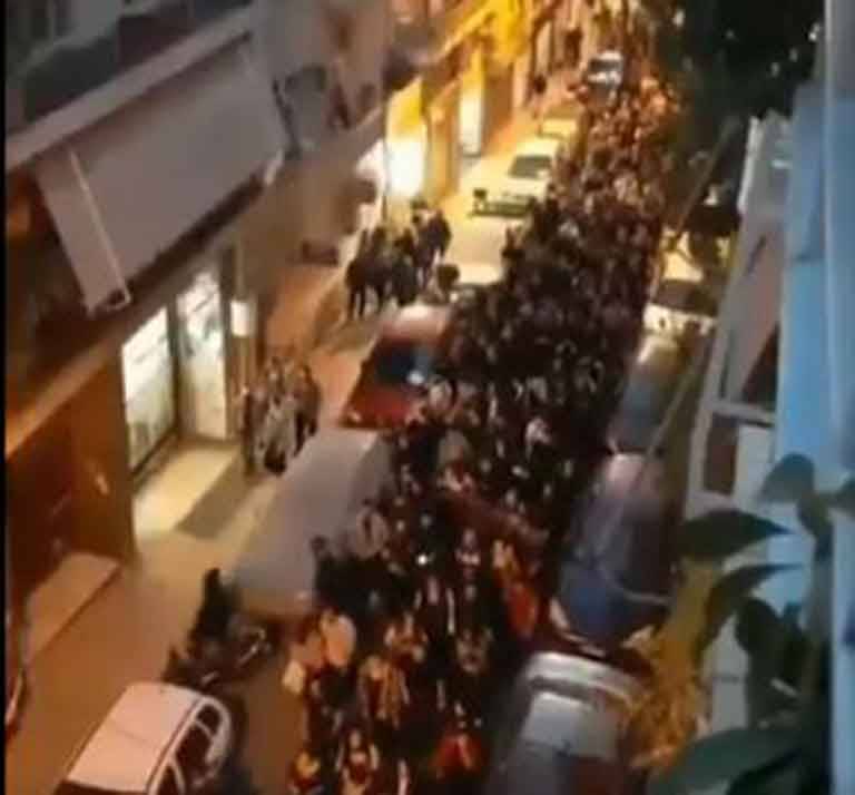 Массовые беспорядки в Афинах: в столкновениях с полицией 42 человека арестовано и задержано - free-news.su - Афины - Греция
