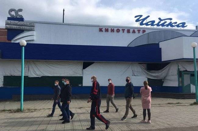 Игорь Кобзев - Руслан Болотов - Депутаты Думы Иркутска поддержали идею главы региона построить поликлинику на месте бывшего кинотеатра - infox.ru - Иркутская обл. - Иркутск