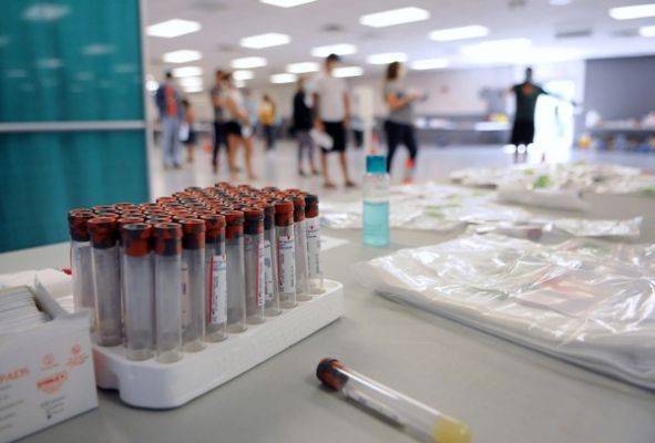 Вирус лишает работы, антитела — дискриминируют: «Игра в русскую рулетку» - eadaily.com