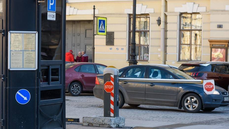 В Петербурге резко сократилась загрузка платных парковок - dp.ru - Петербурга