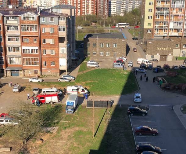В Сыктывкаре спецслужбы оцепили двор - bnkomi.ru - респ. Коми - Сыктывкар