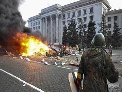 Владимир Зеленский - Воевавший в Донбассе гей поджег шину под офисом Зеленского - newsland.com - Украина - Киев - Луцк