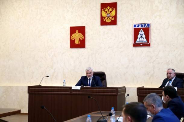 Владимир Уйба - Владимир Уйба ответил на вопросы предпринимателей Ухты - bnkomi.ru - респ. Коми