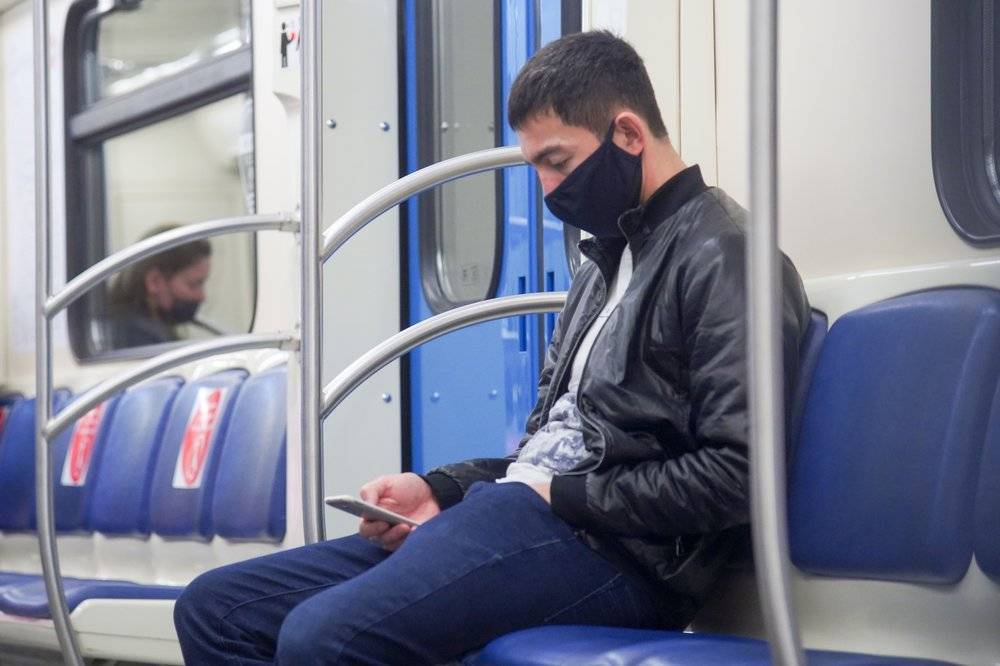 Дептранс прокомментировал сведения о наценке на маски в метрополитене - vm.ru - Москва - Китай